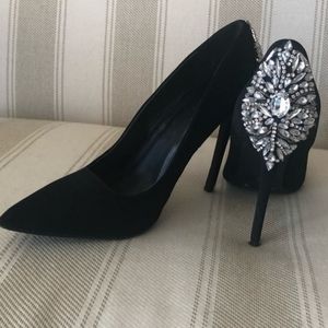Faux Black velvet pumps